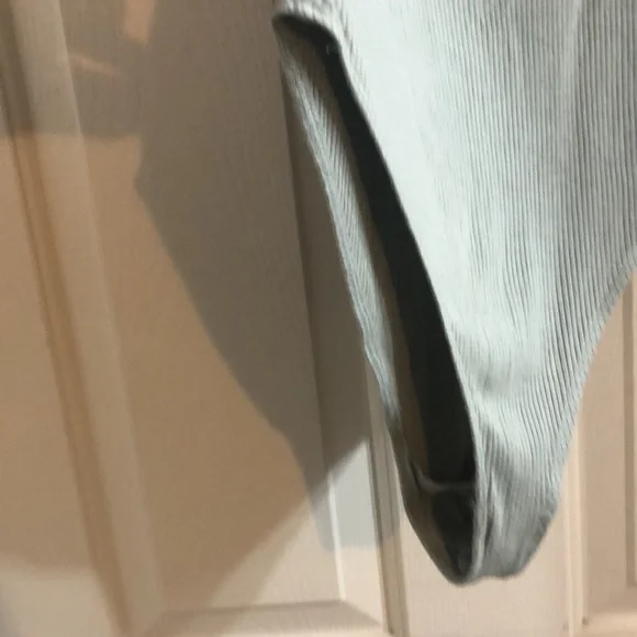 Forever 21 Bodysuit Women’s Size Medium - Picture 5 of 7